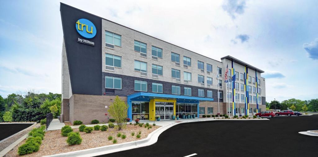 Tru By Hilton Grand Rapids Airport - main image