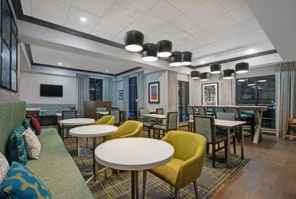 Hampton Inn Keokuk - image 8