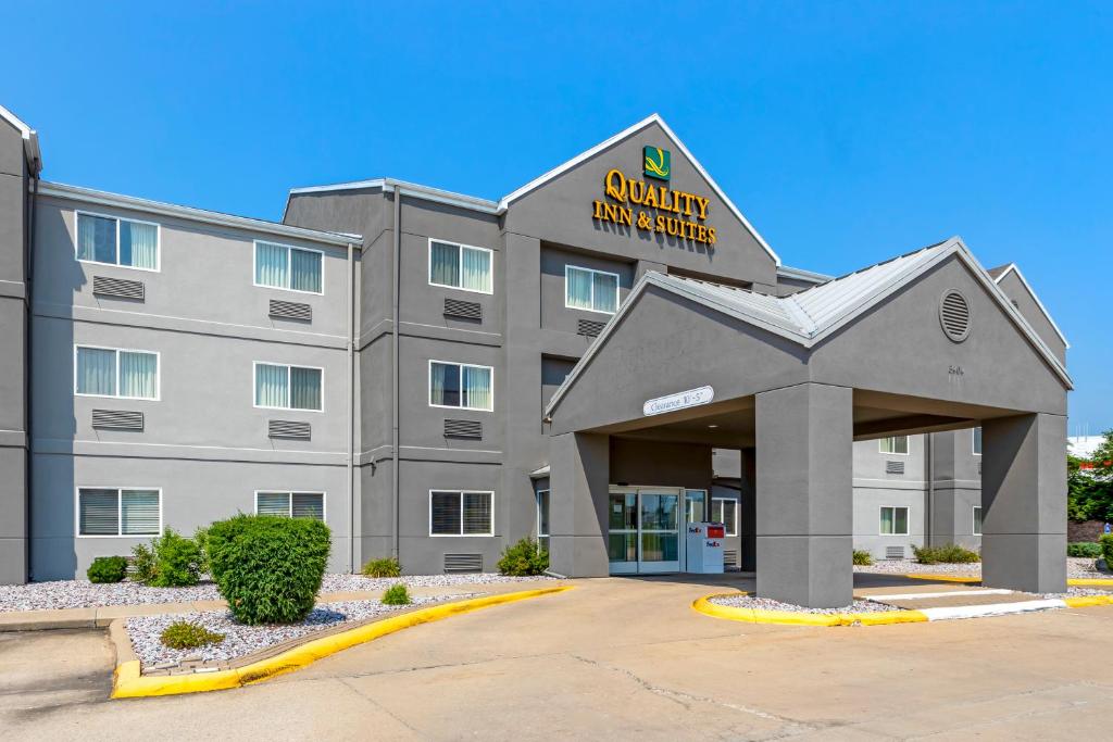 Quality Inn & Suites Keokuk North - main image