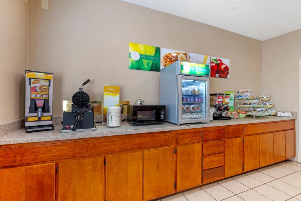 Quality Inn & Suites Keokuk North - image 7