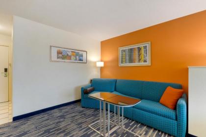 Quality Inn & Suites Keokuk North - image 9