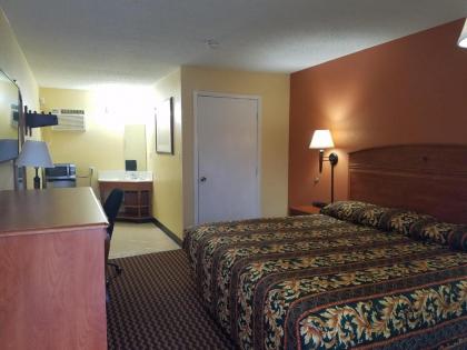 Budget Inn - Keokuk - image 10