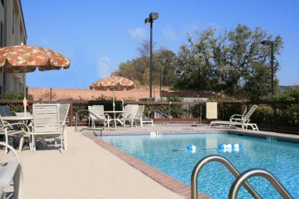 Hampton Inn Kerrville - image 15