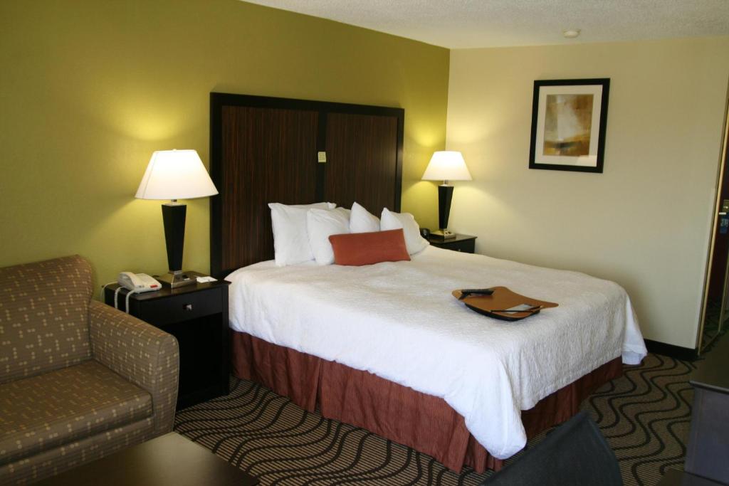 Hampton Inn Kerrville - image 4