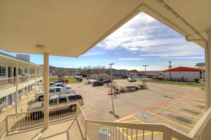 Motel 6-Kerrville TX - image 14