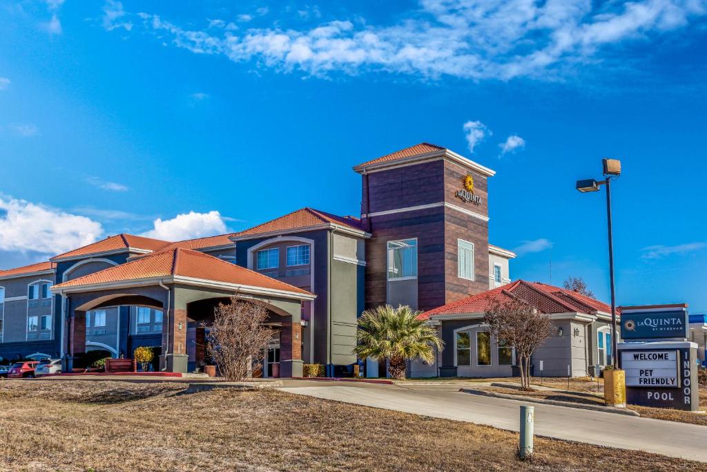 La Quinta by Wyndham Kerrville - main image