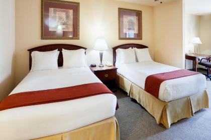 Holiday Inn Express & Suites Kerrville - image 5