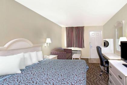 Days Inn by Wyndham Kerrville - image 6