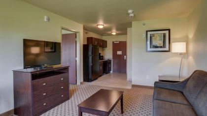 Cobblestone Inn & Suites-Kersey - image 4