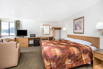 Super 8 by Wyndham Ketchikan - image 2