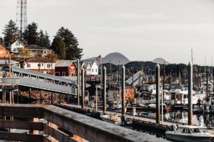 Edgewater Inn Restaurant and Marina - image 8