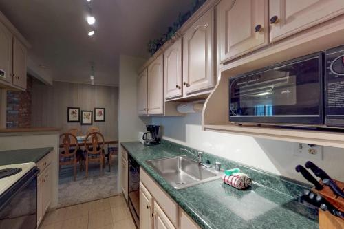 Prospector Condo - image 3