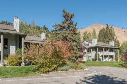 Greyhawk Condominiums in Warm Springs  Close to Lifts Idaho