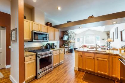 Wood River Condo - image 10