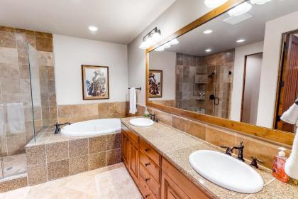 Luxury Mountain Townhome - image 18