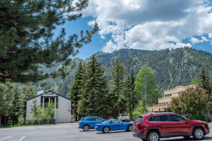 Holiday home near Ketchum Sun Valley Heritage and Ski Museum in Ketchum - image 17