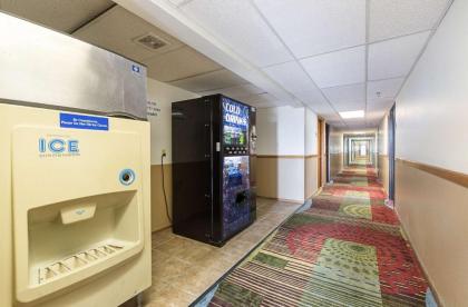 Motel 6-Kewanee IL - image 2