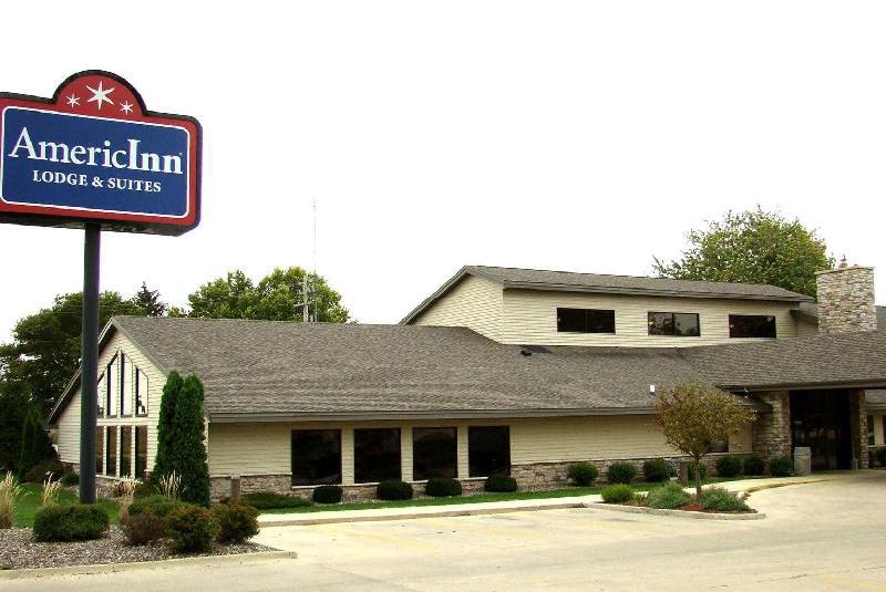 AmericInn by Wyndham Kewanee - main image