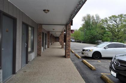 Kewanee Motor Lodge - image 13