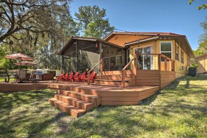 Lake Hutchinson Home   BBQ and Firepit Keystone Heights Florida