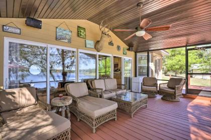 Lake Hutchinson Home - BBQ and Firepit! - image 4