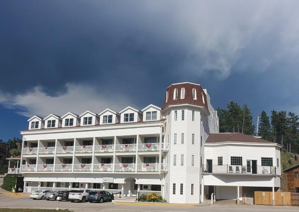 Roosevelt Inn Mount Rushmore - main image