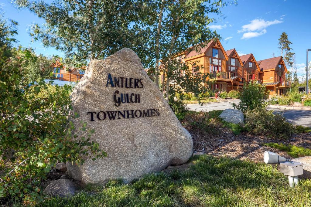 Three-Bedroom Townhome In Keystone at Antler's Gulch - image 3