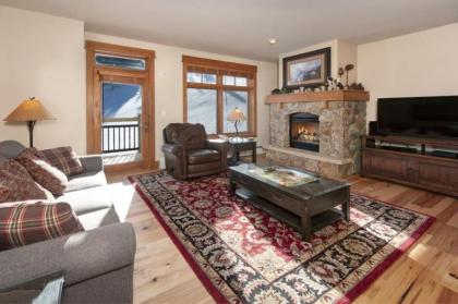 River Run Village 2 Bed Condo at Lone Eagle Lodge Ski in Ski out