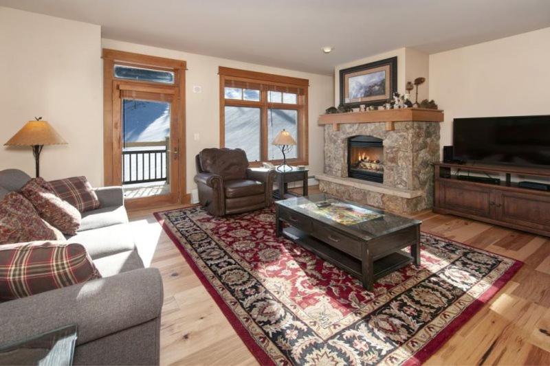 River Run Village 2 Bed Condo at Lone Eagle Lodge Ski-in Ski-out - main image