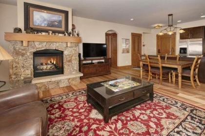 River Run Village 2 Bed Condo at Lone Eagle Lodge Ski-in Ski-out - image 2