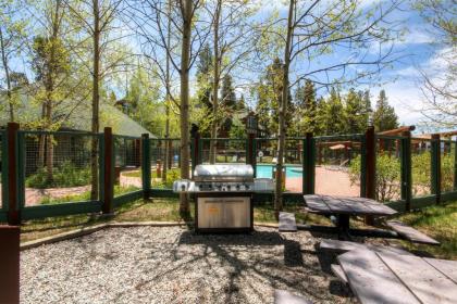 Gorgeous Keystone Abode with Hot Tub and Grilling Area - image 17