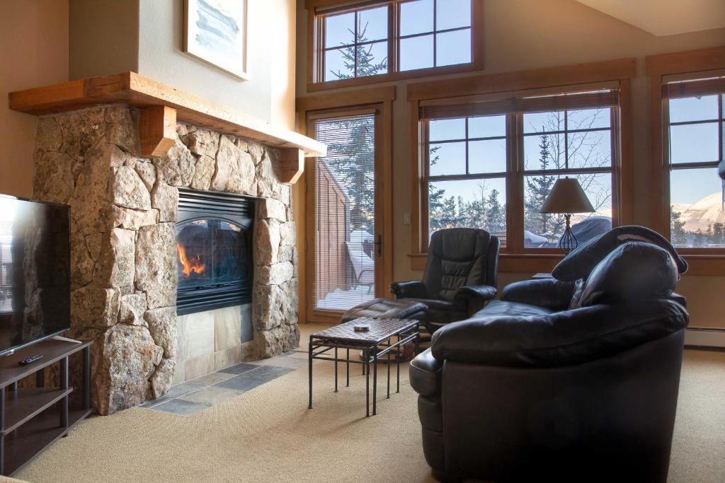 Spacious Keystone Condo on Golf Course with Mtn View! - image 3