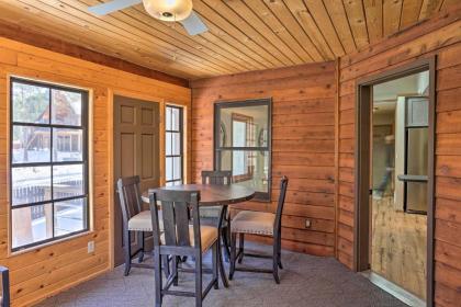 Keystone Getaway Cabin with Mount Rushmore View - image 12