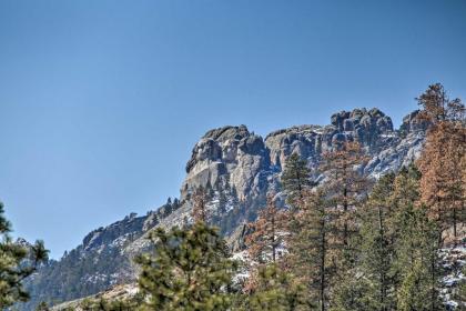 Keystone Getaway Cabin with Mount Rushmore View - image 2