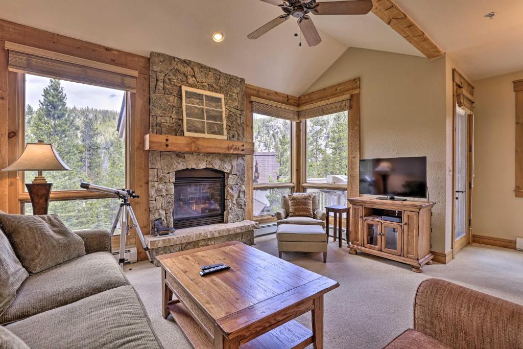 Mtn Retreat with Hot Tub Access 1 Mi to Ski! - main image