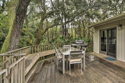 Spacious Kiawah Island Home with Deck - Walk to Beach - image 5