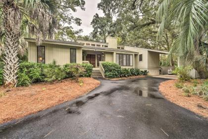 Spacious Kiawah Island Home with Deck - Walk to Beach - image 7