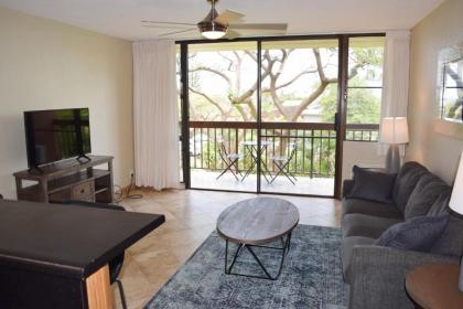 Beautiful Private Condo Walking Distance to Beach - image 5