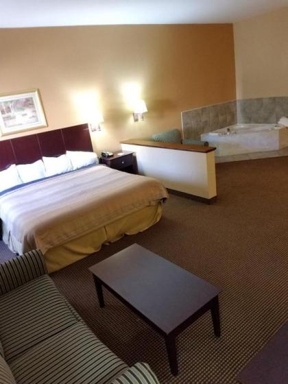 Americas Best Value Inn Kilgore - image 4