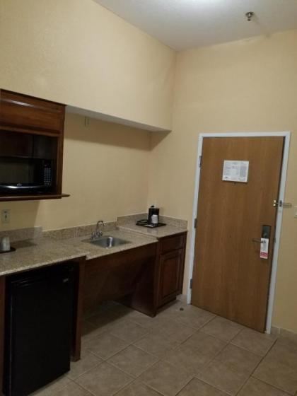 Americas Best Value Inn Kilgore - image 8