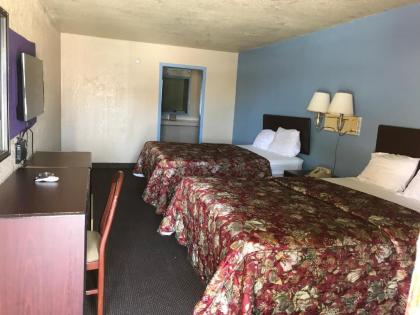 Deluxe Inn Kilgore - image 11