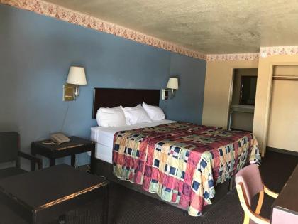 Deluxe Inn Kilgore - image 6