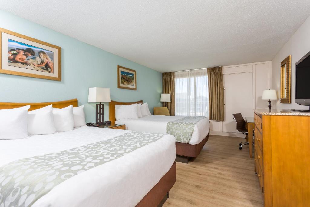 Ramada Plaza by Wyndham Nags Head Oceanfront - image 4