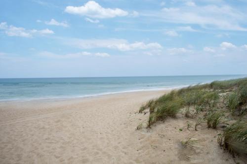 Days Inn by Wyndham Kill Devil Hills Oceanfront - Wilbur - image 4