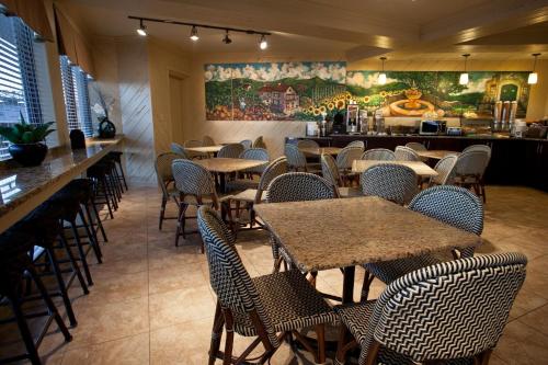 Best Western Ocean Reef Suites - image 4