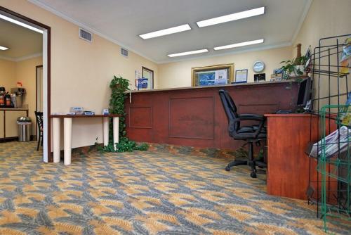 Americas Best Value Inn Killeen - image 2