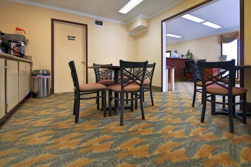 Americas Best Value Inn Killeen - image 4