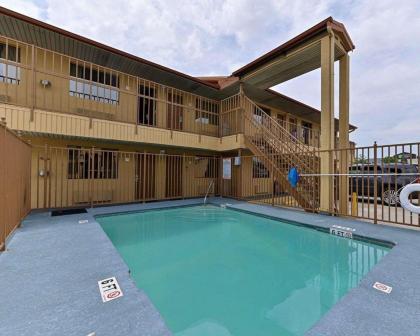 Econolodge Killeen - image 3