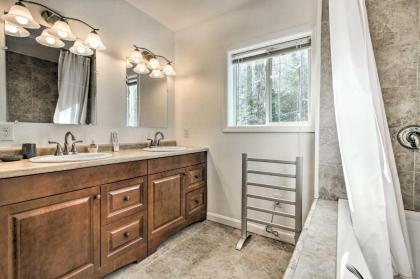 Stylish Killington Retreat - 3 Miles to Skiing! - image 2