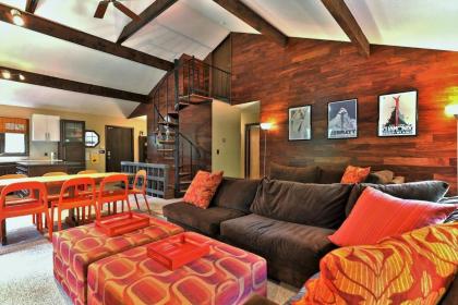 Champagne Chalet - Killington Ski House by Killington Vacation Rentals - image 13